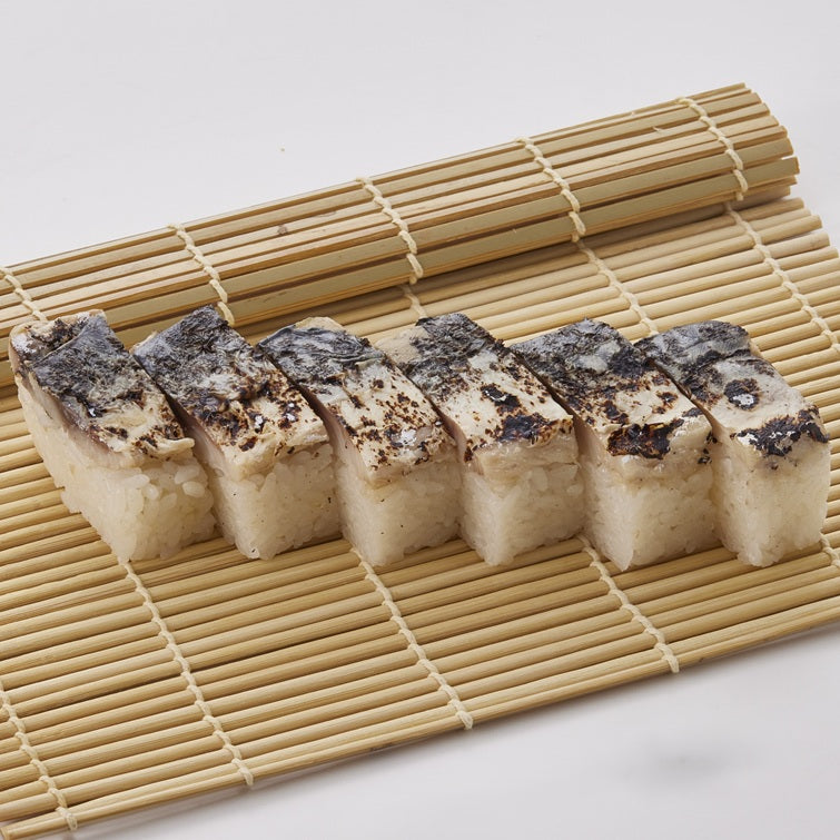 【寿司割烹 赤酢と鮨】炙り〆サバ棒寿司
